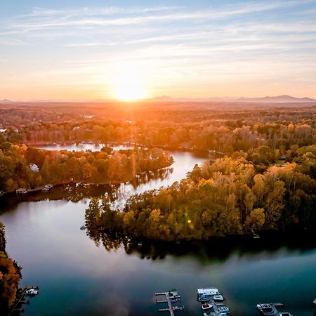 Halesford Harbour Resort - Smith Mountain Lake Moneta Dış mekan fotoğraf
